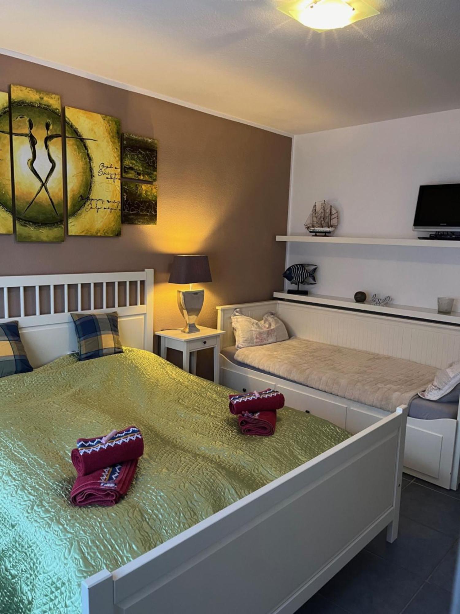 Ferienwohnung Haus Schwalbennest Eg Ditzum Exteriör bild